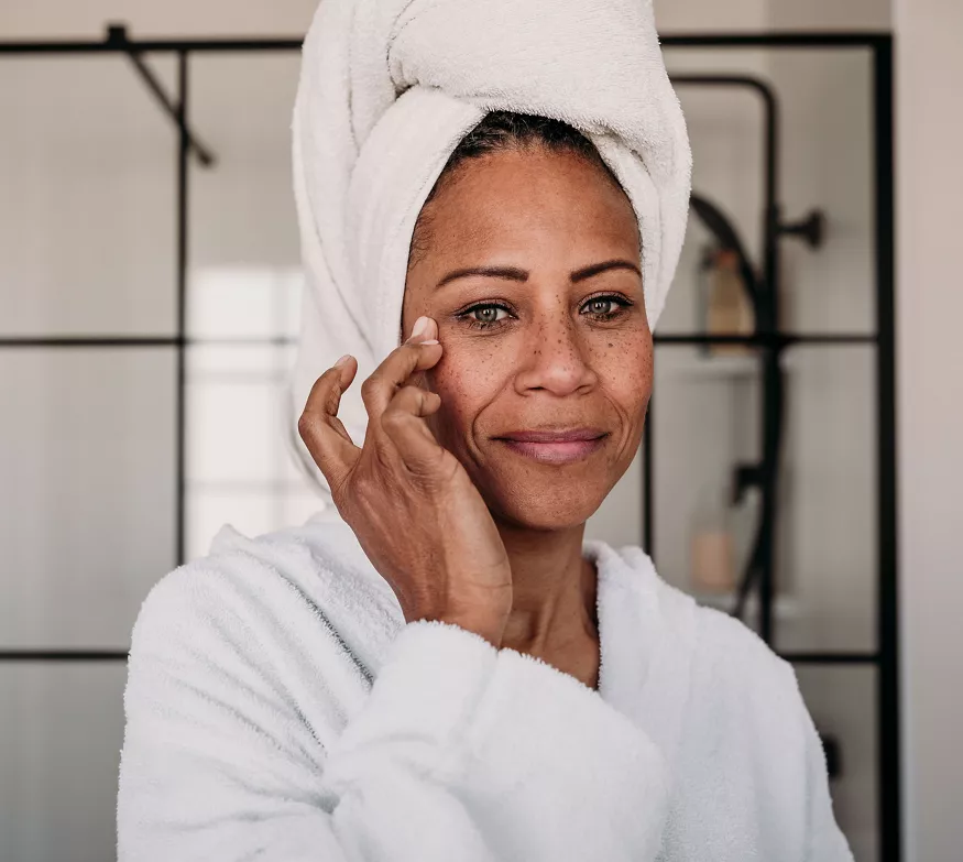 Gel Reafirmante Contorno de Ojos en uso